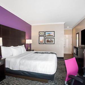 King Room Bath Tub Mobility or Hearing Accessible Non-Smoking